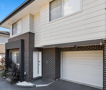 MODERN 4 BEDROOM TOWNHOUSE! - Photo 3