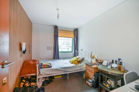 3 bedroom flat to rent - Photo 4