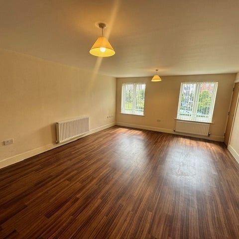 Kingsquarter, Maidenhead - Photo 1