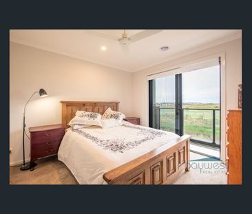 Near-New 3-Bedroom Double-Story Home in Prestigious Clyde North - Photo 3