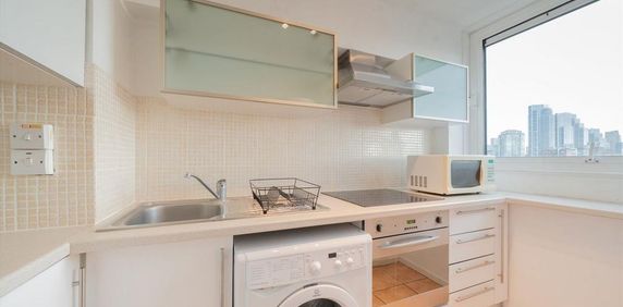 Studio to rent - Photo 2