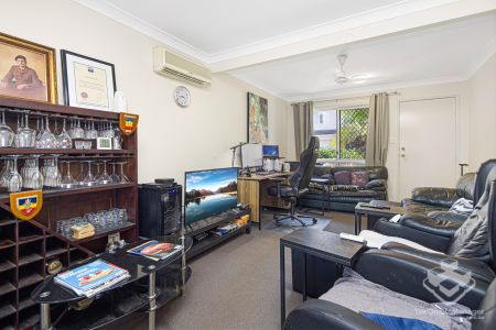 Freshly Renovated 3-Bedroom Townhouse in a Secure Gated Complex - Photo 2