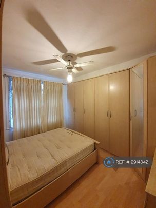 3 bedroom flat to rent - Photo 1