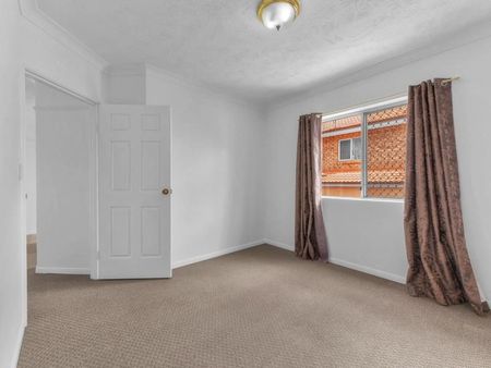 Central and secure apartment close to the Urban Village - Photo 3