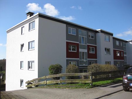 ZWEI-ZIMMER-WOHNUNG MIT BALKON IM NORDEN VON LÜDENSCHEID - Photo 2