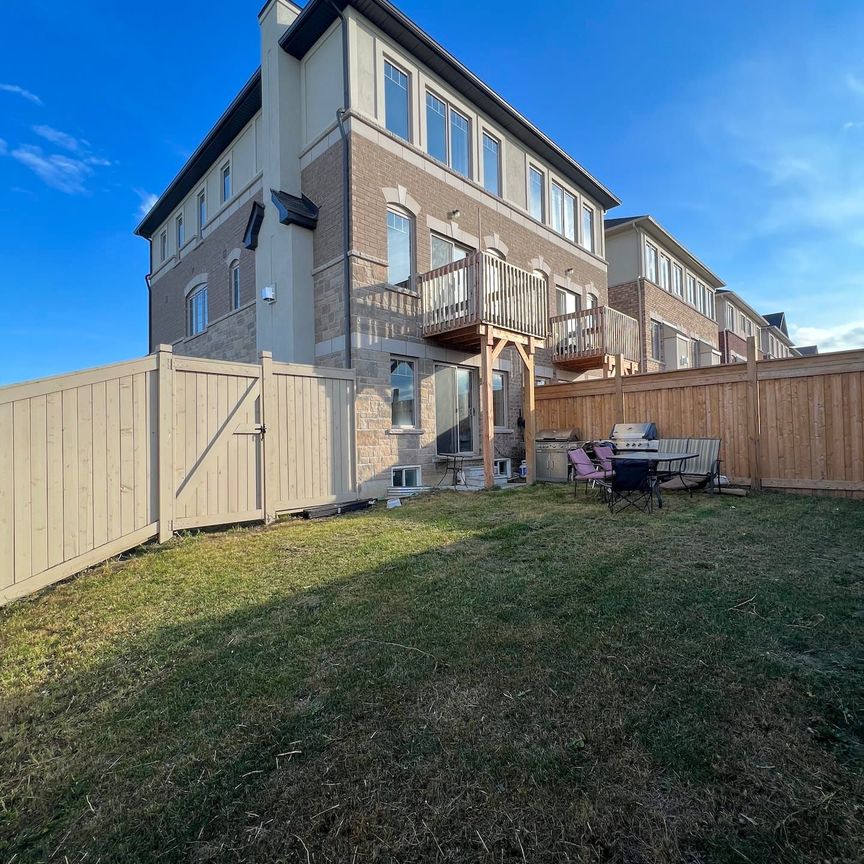 For Lease - 3836 Tufgar Crescent, Burlington, Ontario - Photo 1