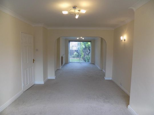 3 bedroom semi-detached house to rent - Photo 1