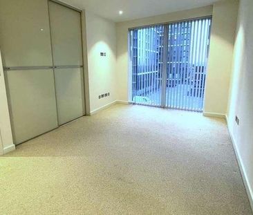 Fairfield Avenue, Staines, TW18 - Photo 2