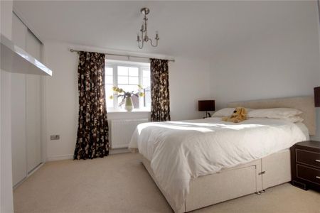 4 bedroom detached house to rent - Photo 5