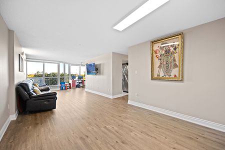 For Lease - 1 Rowntree Road Unit# 307, Toronto, Ontario - Photo 4