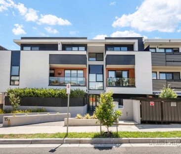 Village Adjacent - Chic Appeal - Photo 6