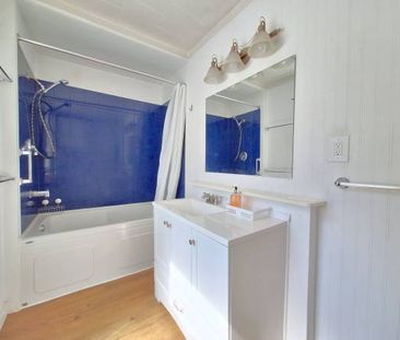 Beautiful 3 Bedroom suite at Departure Bay Beach - Photo 4