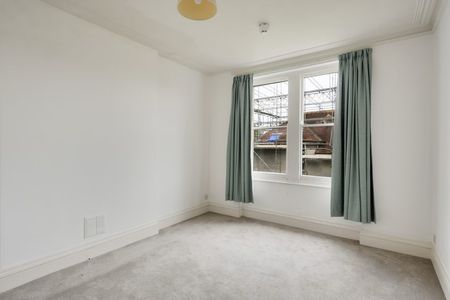 2 Bed Flat - Photo 5