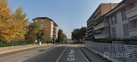 Bilocale con posto auto a Monza - Foto 2