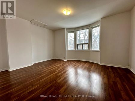 6 Badgerow Avenue – Toronto, Ontario - Photo 2