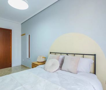 Plaça de Bisbe Benlloch, Torrent, Valencian Community 46900 - Photo 3