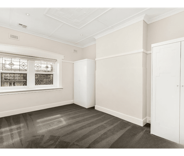 2 BEDROOM SPACIOUS ST KILDA LIVING - Photo 2