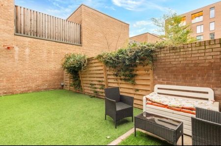 Room in a Shared House, Rennie Street, SE10 - Photo 2