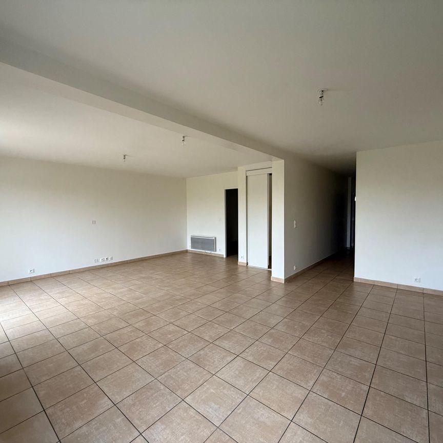 Location Appartement 3 pièces 71m² COULOMMIERS 77120 - Photo 1