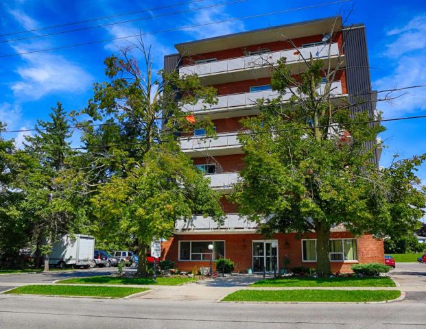 444 Connaught St — one bedroom - Photo 1