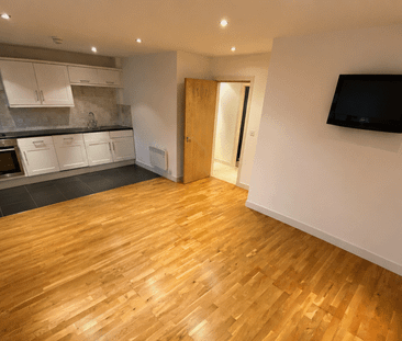 2 bedroom flat to rent - Photo 2