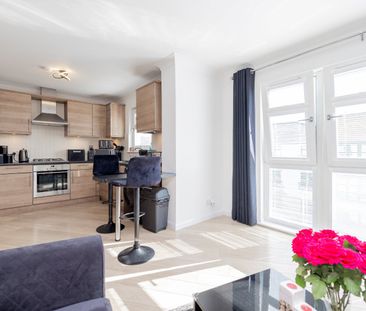 3 bedroom apartment to rent - Photo 2