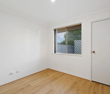 Beautifully Renovated Duplex with Space for Caravan or Boat - Photo 2