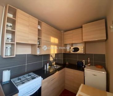 Kiadó jó állapotú panel lakás - Pécs - Fotó 2