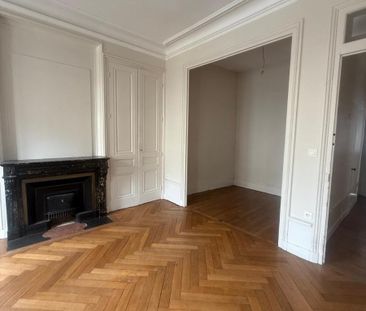 Location Appartement 3 pièces 105m² VILLEURBANNE 69100 - Photo 2