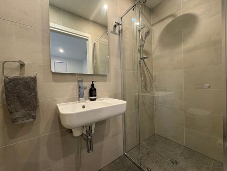 16 Victoria Crescent, Mont Albert VIC 3127 - Photo 2