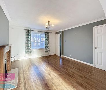 3 bedroom mews to rent - Photo 3