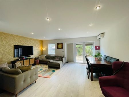 Lindale Close, Ilford - Photo 3