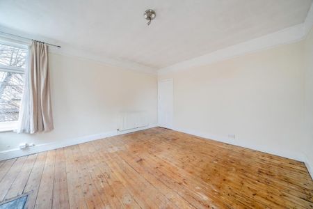 2 bedroom maisonette to rent - Photo 2