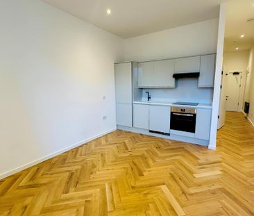 Terraced house to rent - Photo 3