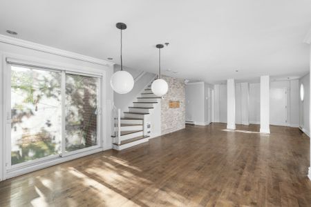 880 Rue St-Antoine E. - Photo 3