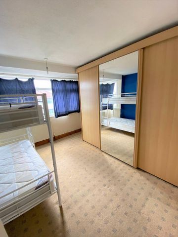 3 bedroom terraced house to rent - Photo 4