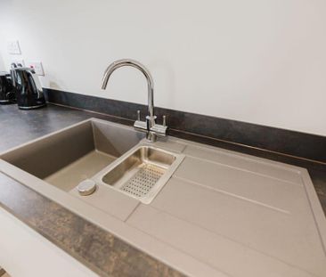 1 bedroom flat to rent - Photo 5