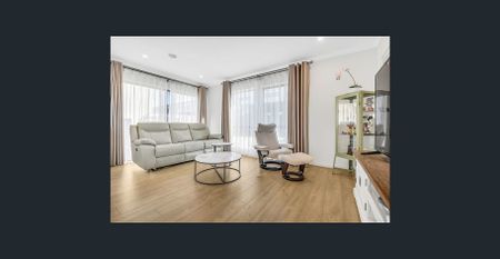 Stylish Townhouse in a Prime Craigieburn Location! - Photo 3