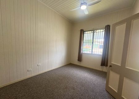 Inner City Living with Charm - Photo 3