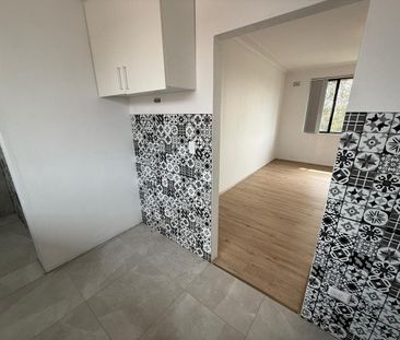 Modern & Conveniently Located Renovated 2-Bedroom Unit - Photo 4