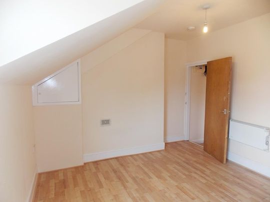 1 bed flat to rent on Ilkeston, Market Street, DE7 - Photo 1