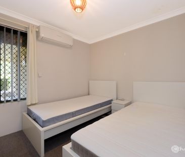 FURNISHED 4 X 2 FAMILY HOME!!! - Photo 5