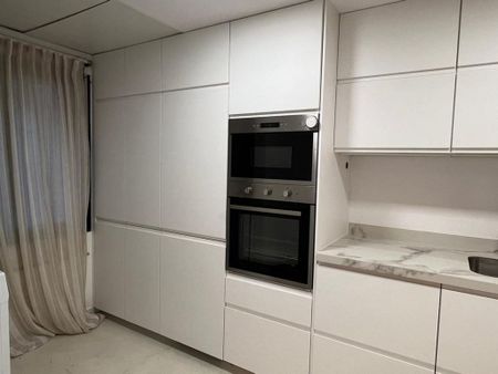 2 bedroom luxury Flat for rent in Nueva Andalucia, Andalusia - Photo 4