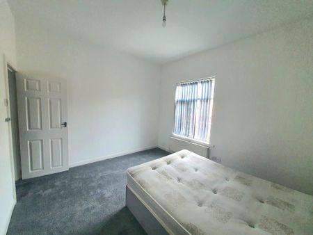 3 bedroom terraced house to rent - Photo 3