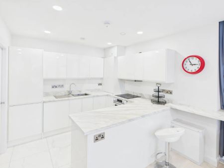 Apartment 5, 124 - Photo 5