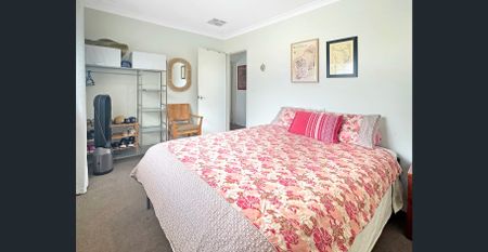 Tucked away in a quiet cul-de-sac - Photo 4