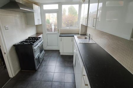 Room 3, 38, Crawley Drive, HP2 6BS, Hemel Hempstead - Photo 4