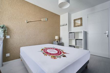 VOLTAIRE Roommate 3 Bedrooms at Troyes - Photo 4