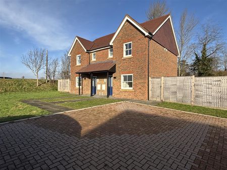 The Orchards, Ringmer BN8 5FR - Photo 3