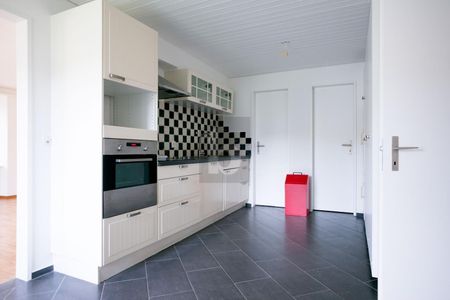 ZENTRALE LAGE MIT VIEL PLATZ NÄHE BAHNHOF - Foto 2